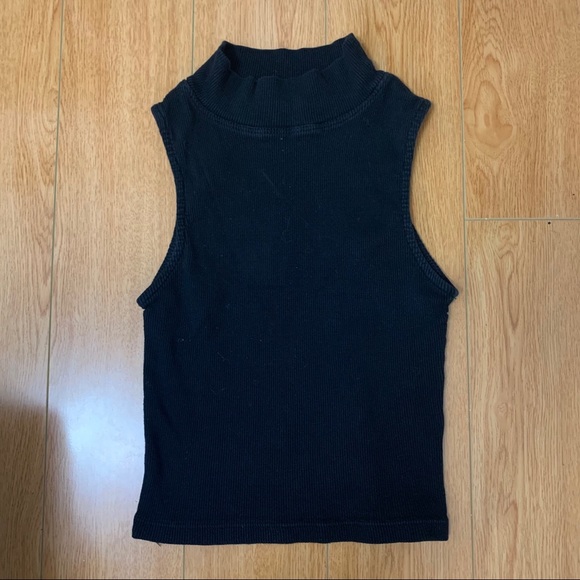 Brandy Melville Cropped Top - Picture 1 of 1